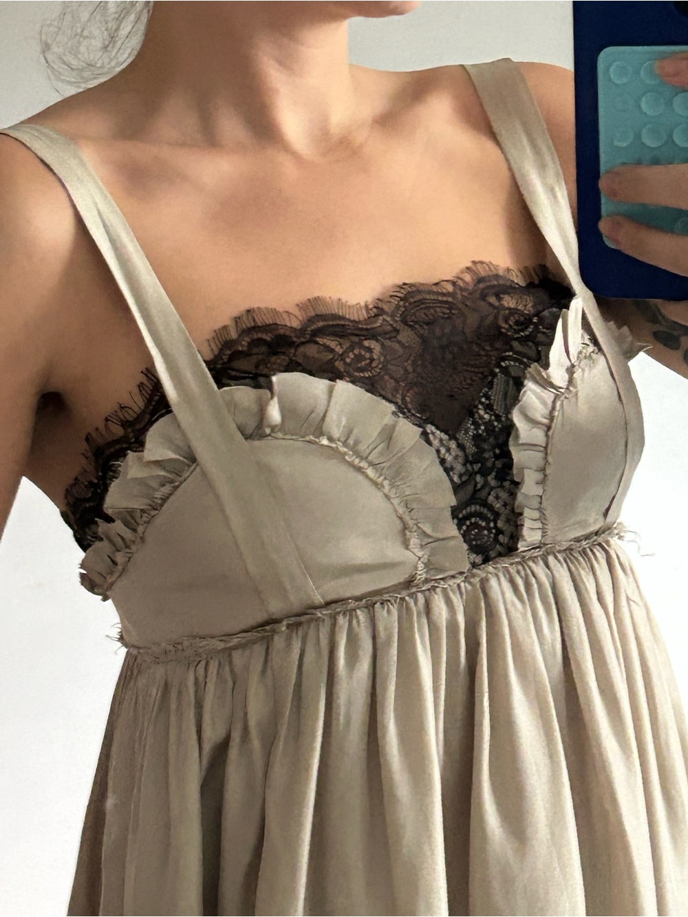 VINTAGE Vera Wang Silk Gown - Picture 4 of 10